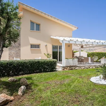 Essenza Apartment *